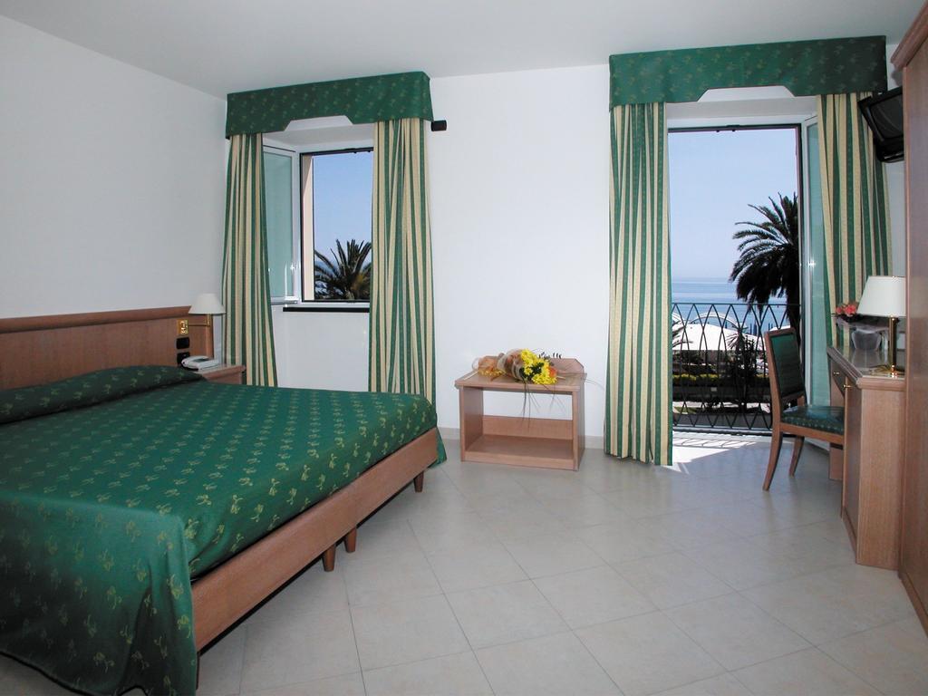 Hotel Riviera Аренцано Номер фото